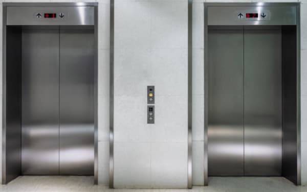 エレベーター2基